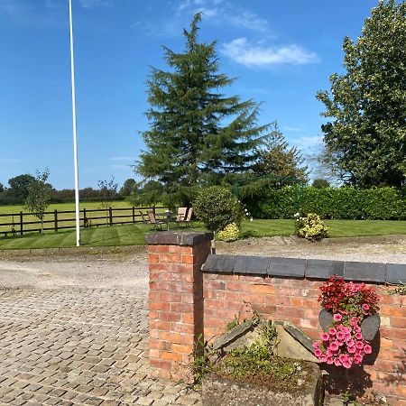 Bank Farm Cottages Nantwich Exterior photo