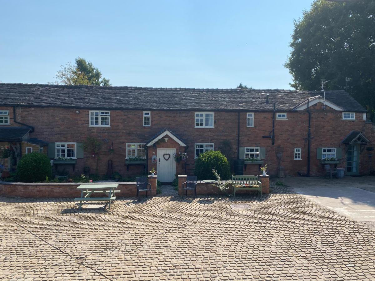 Bank Farm Cottages Nantwich Exterior photo